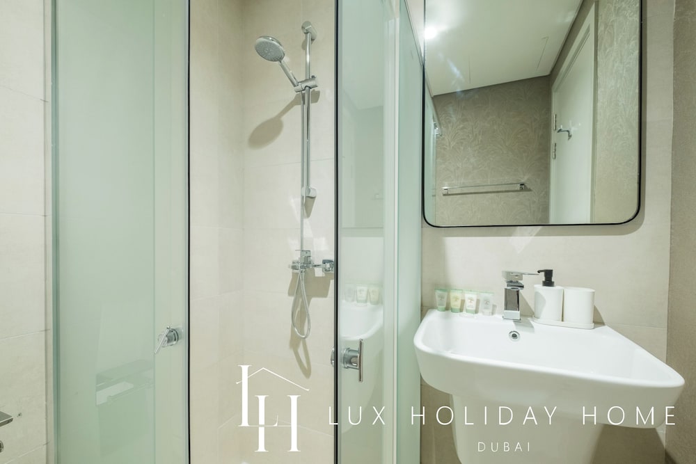 LUX The Creek Residence Suite