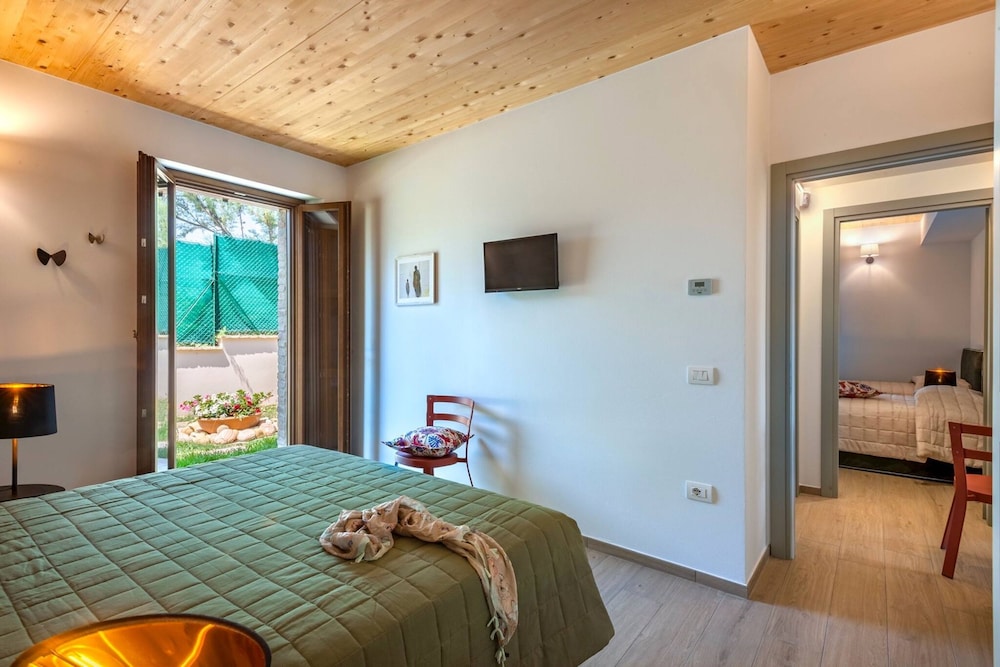 I Gelsi 12 2 by Marche Holiday Villas