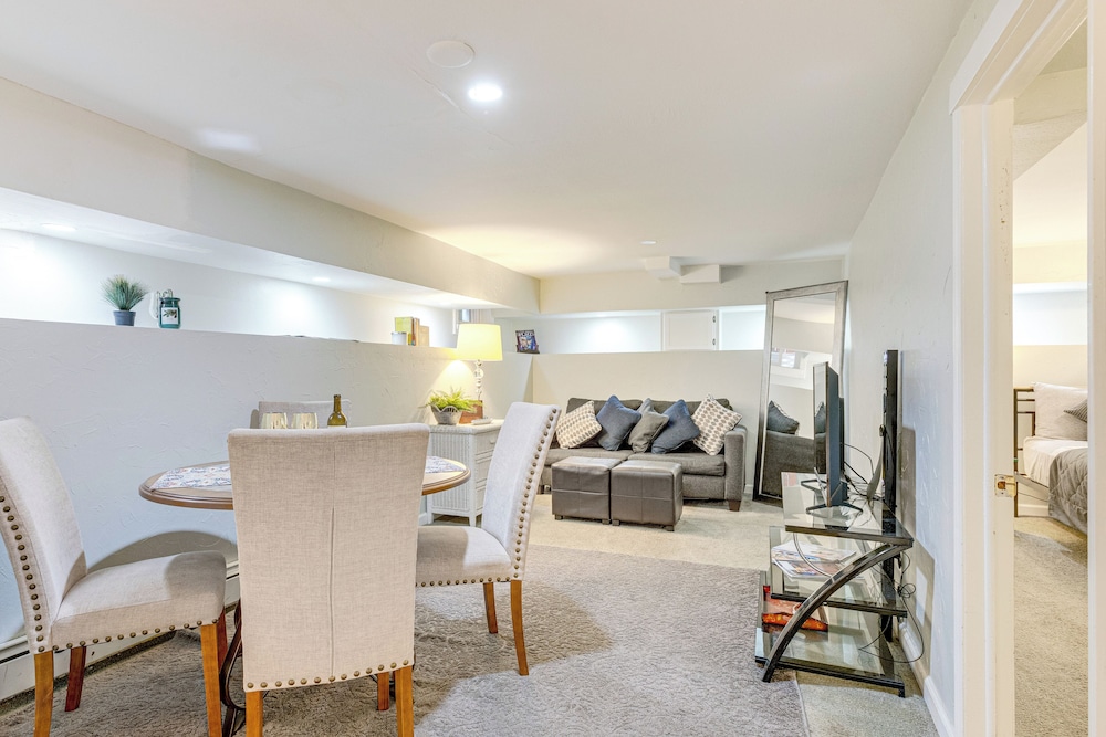 Denver Retreat in Cherry Creek: Walk to Dining!