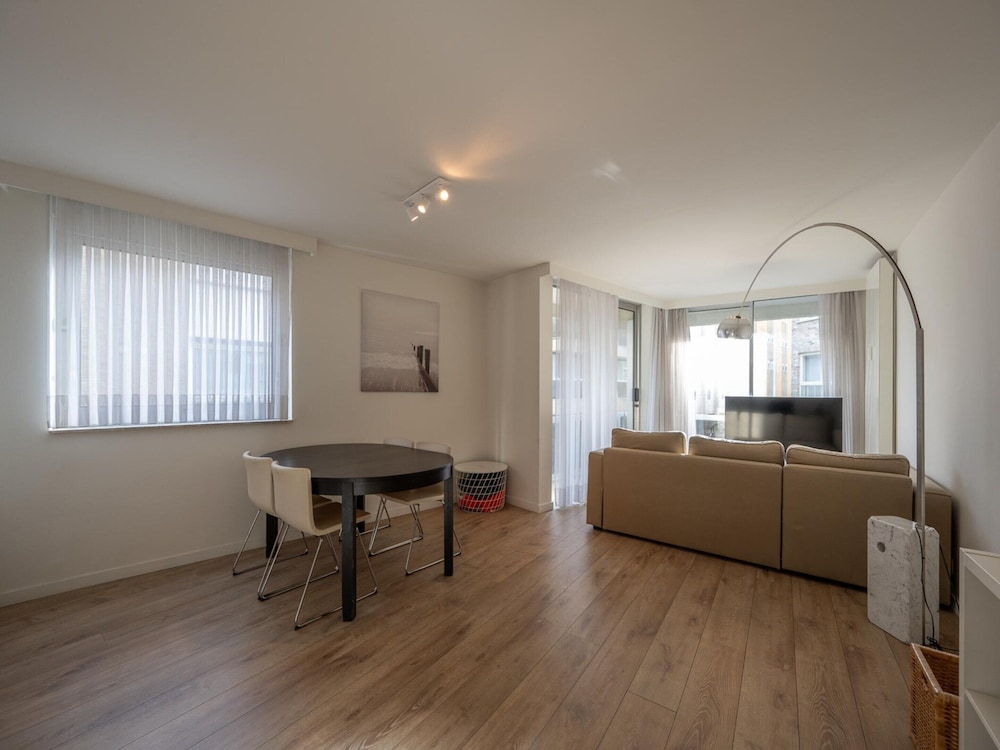 Apartment in Heist Near the Beach