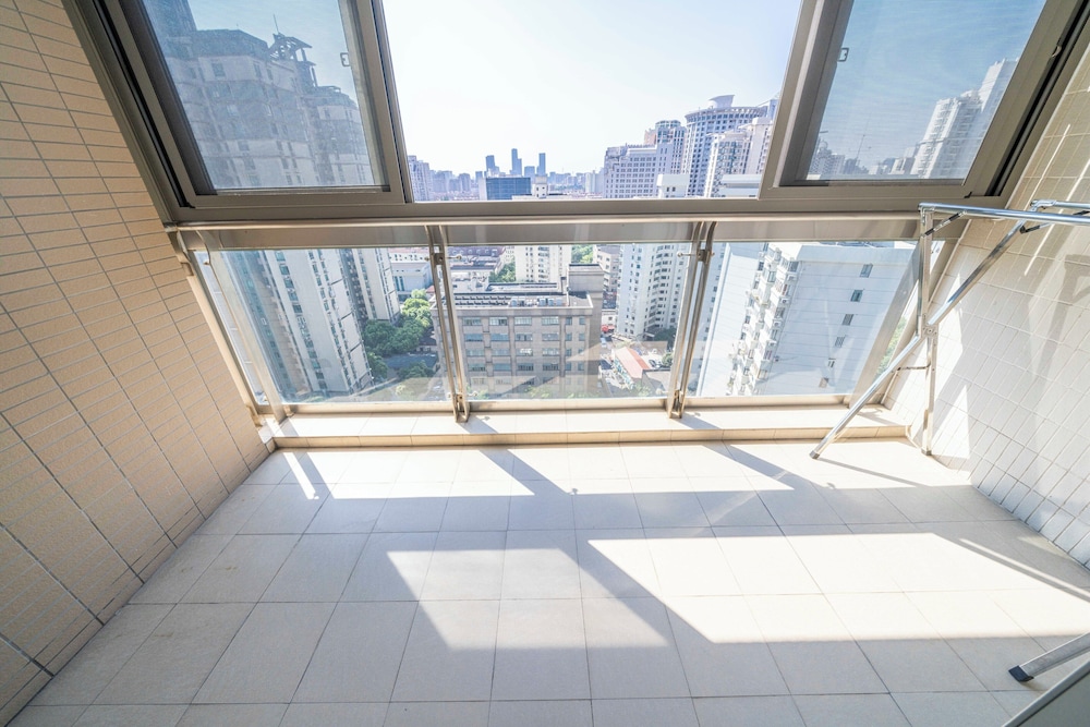 Tyms Comfortable 2BR 1BA Apt Xujiahui