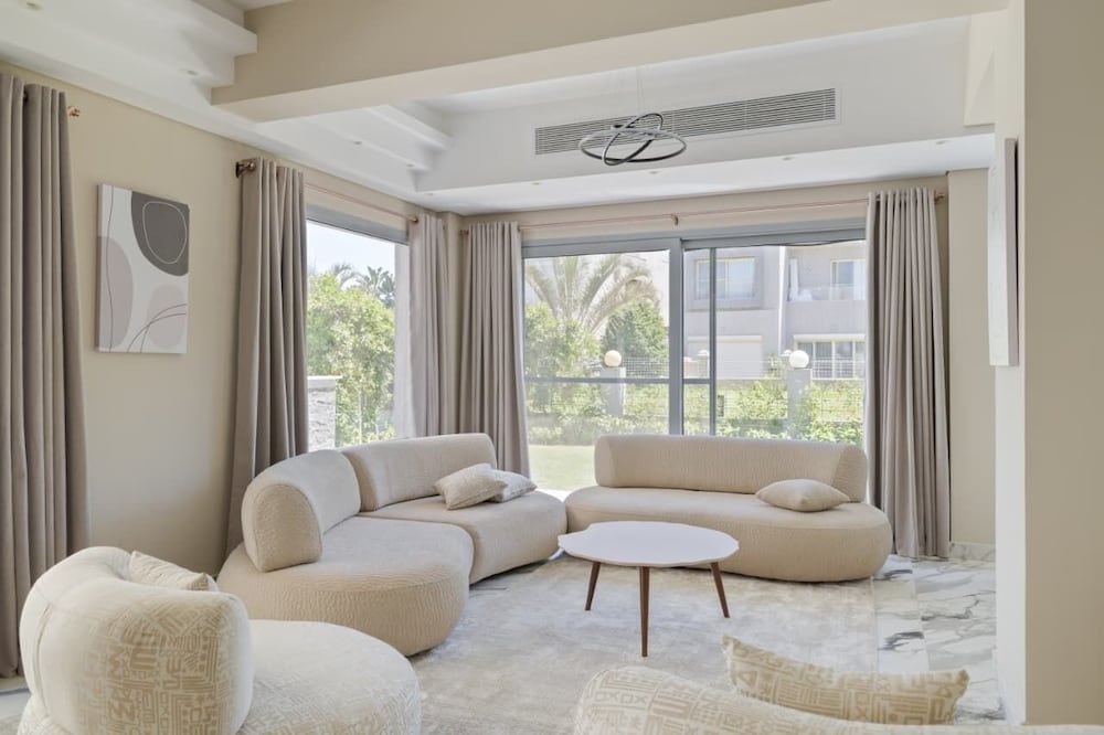 villa with garden in palm hills compound