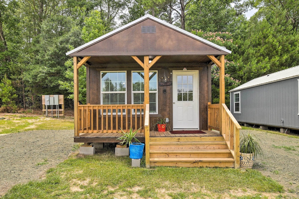 Lakefront Cabin w/ Access to 2 Paddleboats! view 2