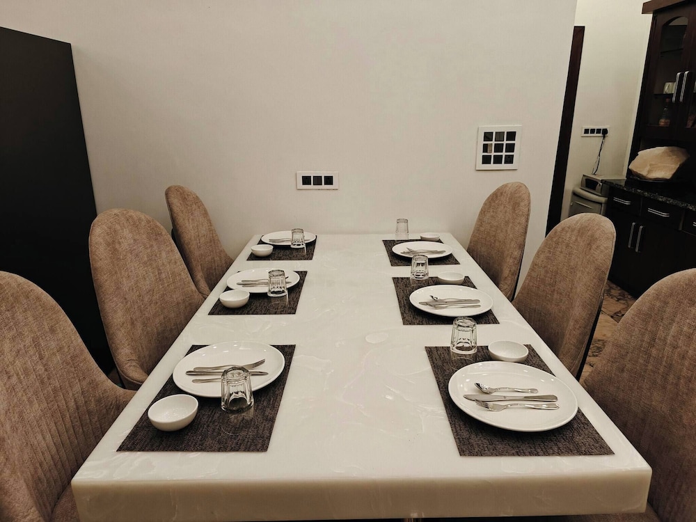 The Paradise - Luxury 3BR Villa Near the Airport in Dehradun