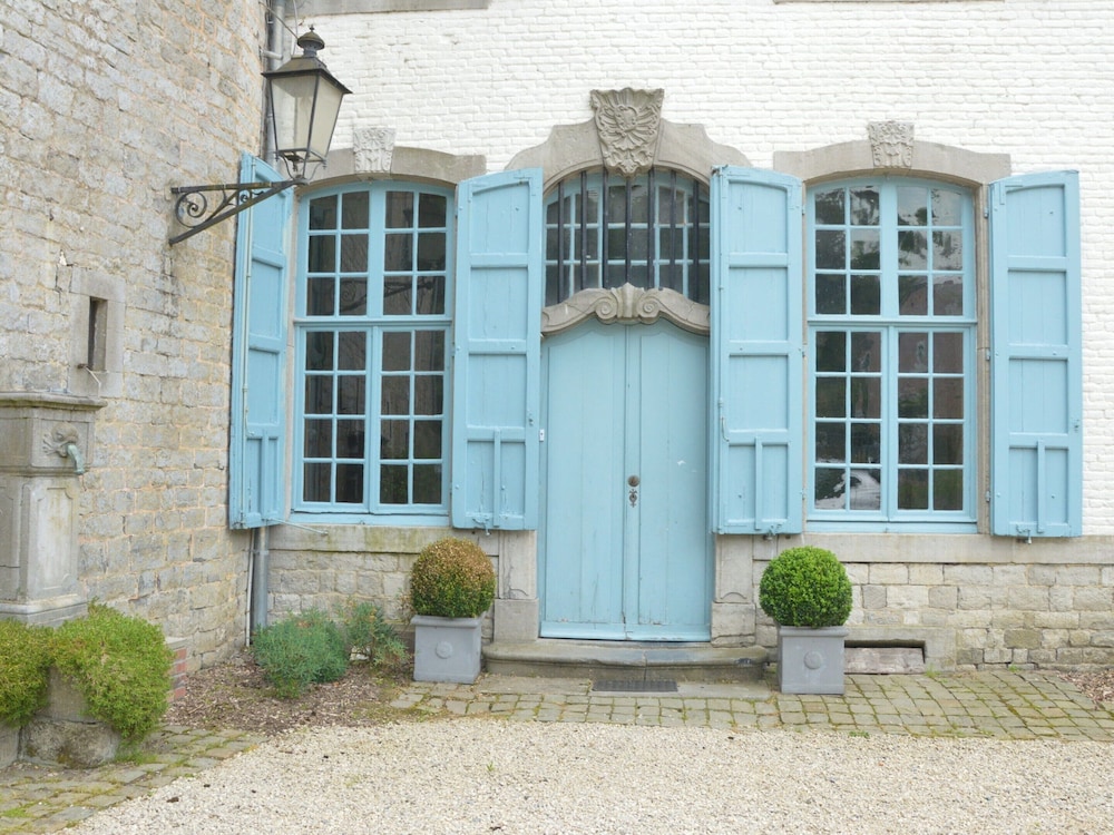 Luxurious Castle in Marchin With Infrared Sauna