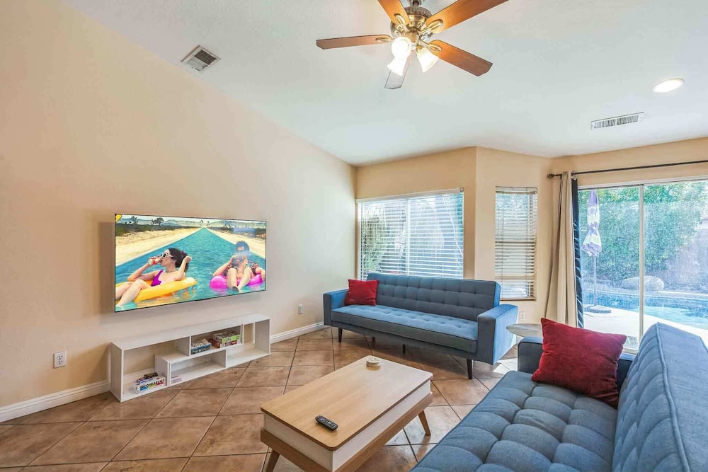 4BR-Retro Game Room-Theater-Pool & Spa