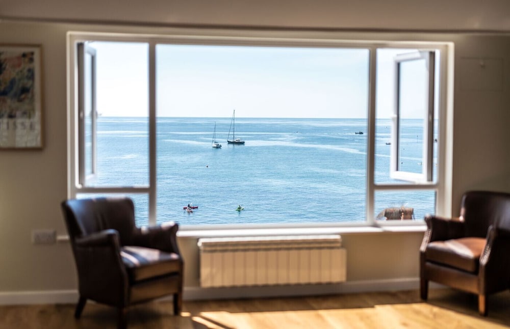 3 Beach Way House