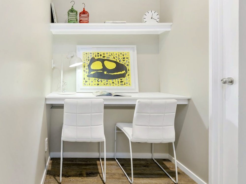 Stylish Apartment near Entertainment District