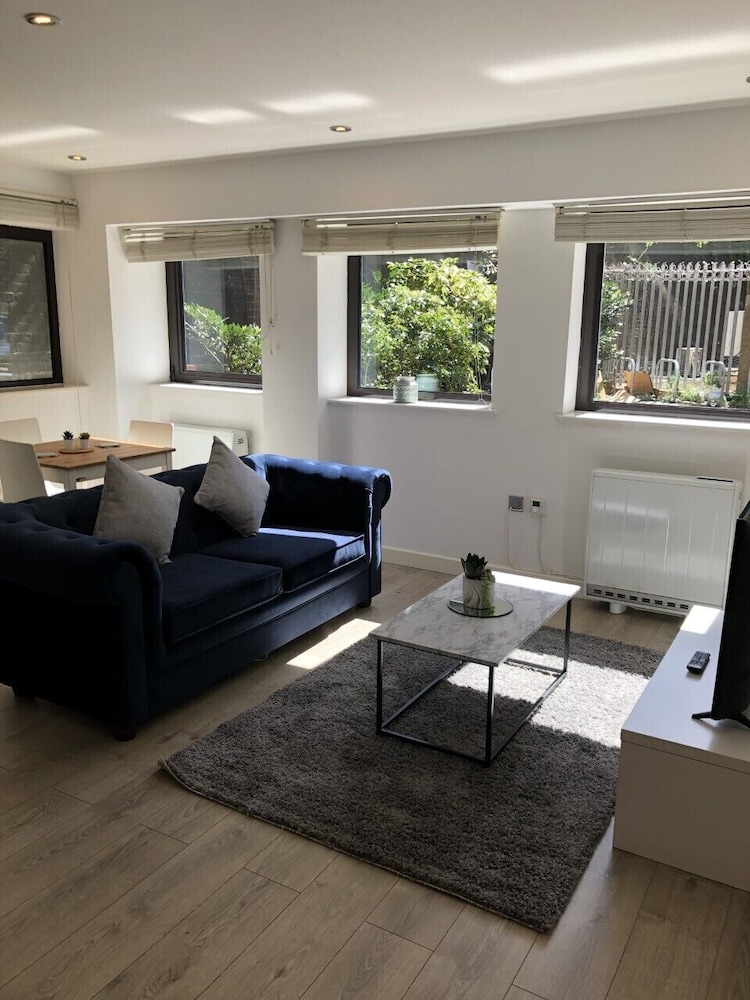 Morland House Apartments