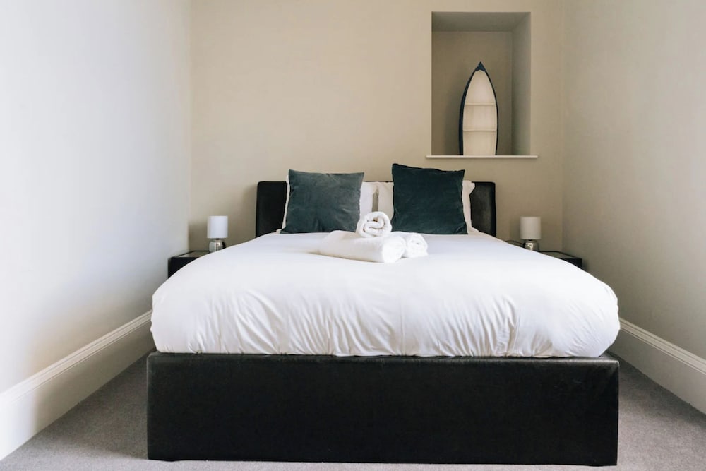 Contemporary & Central 1BD Flat - Leith! view 3