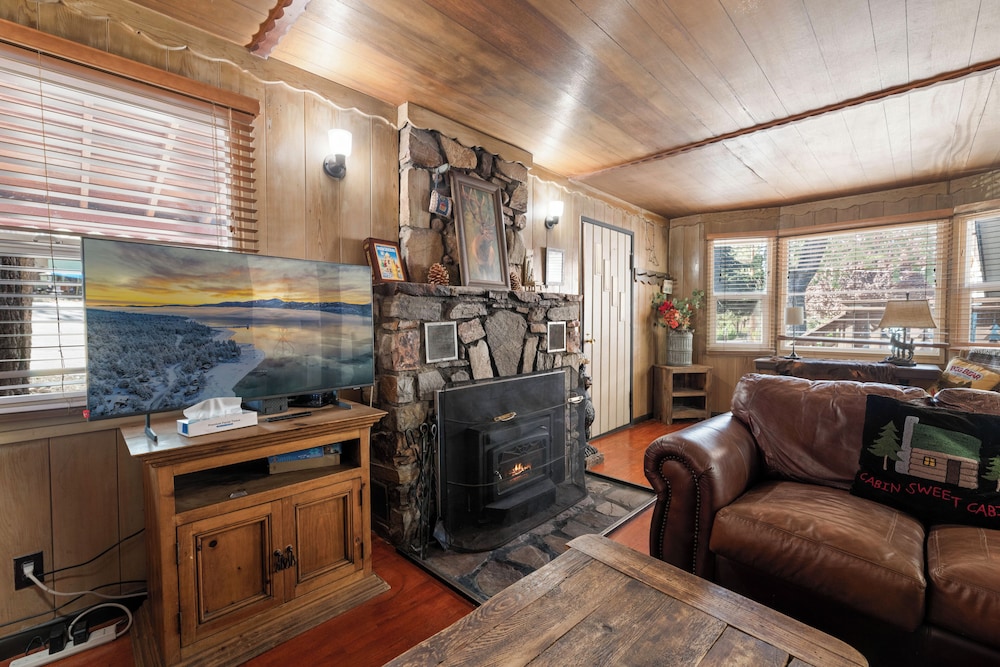 Lake Cottage view 5