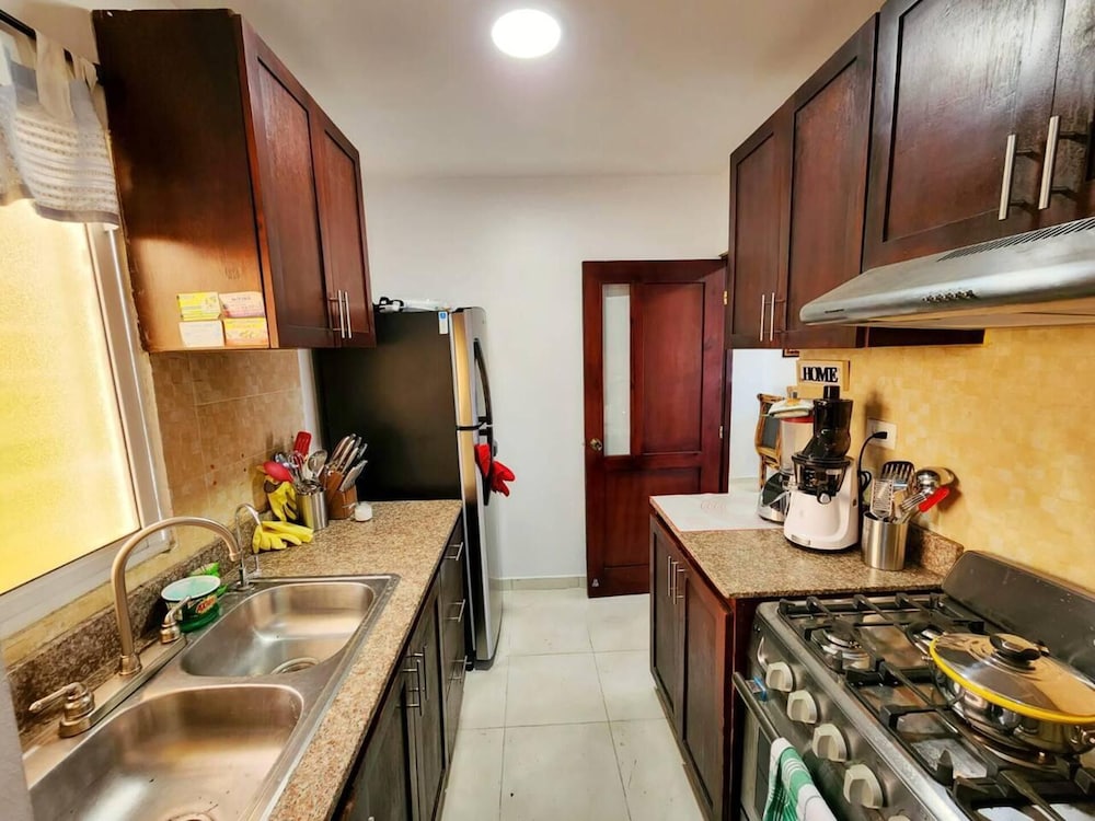 Charming 3-bed Apartment 2 Bano Aire Acondicionado view 5