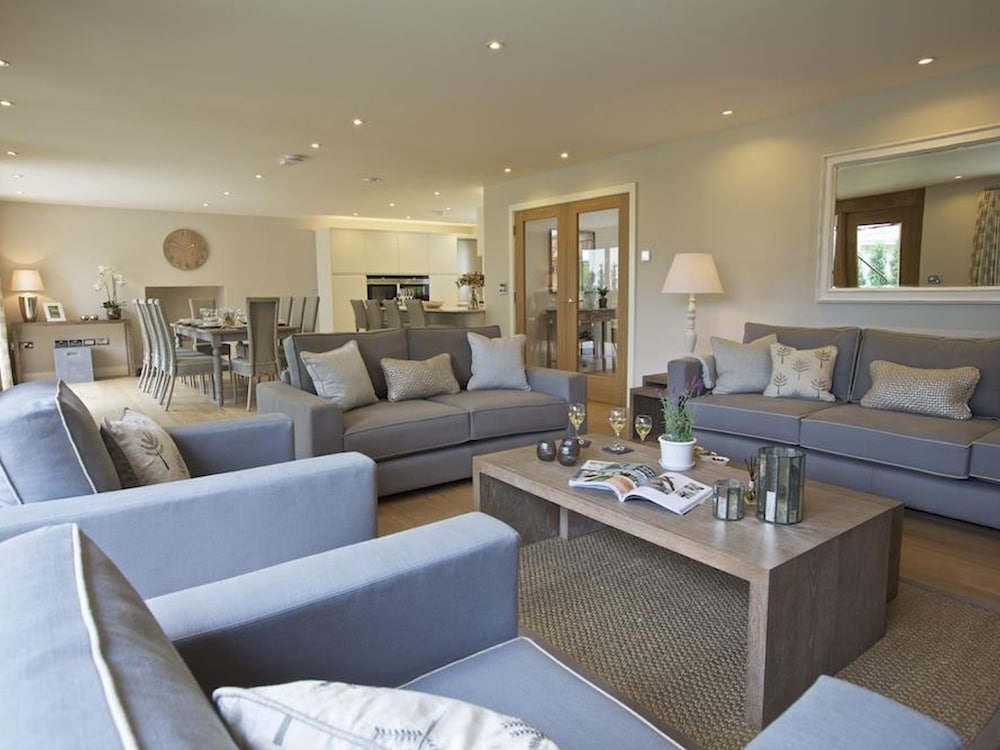 3 The Drive, Hillfield Village
