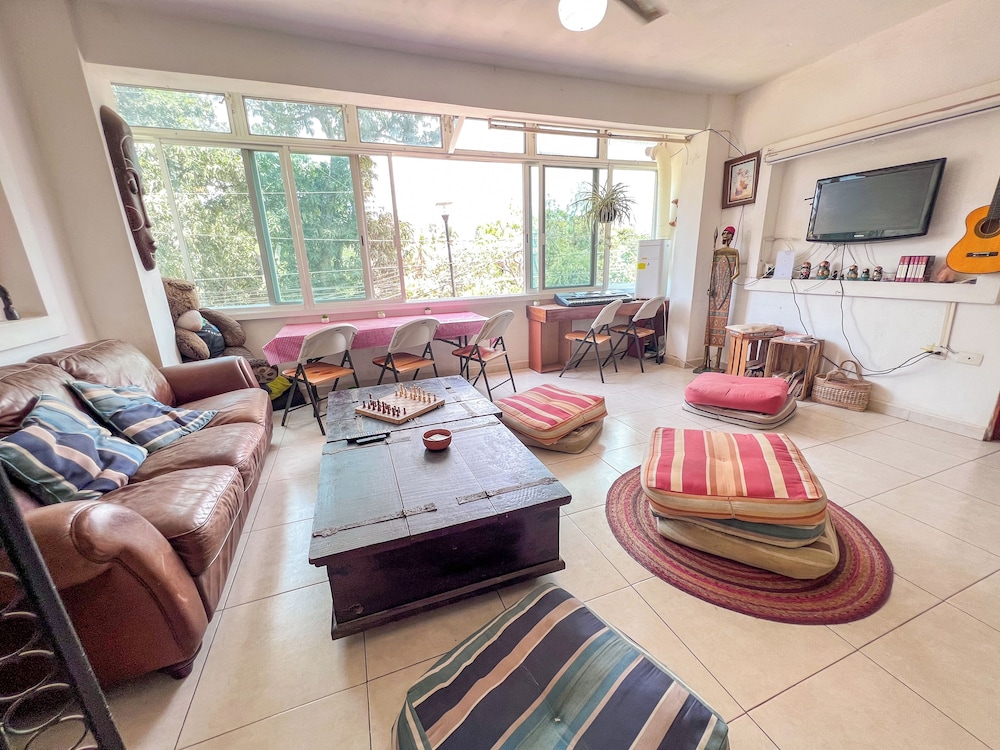 ITH Sayulita Amazing Surf Hostel