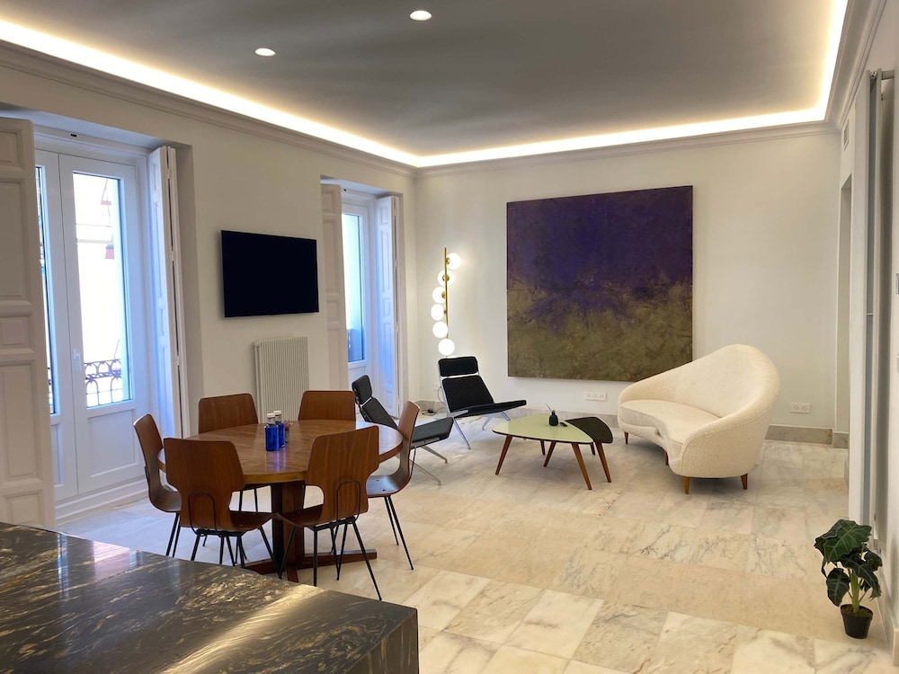 Lovely 3BR Near Palacio Real