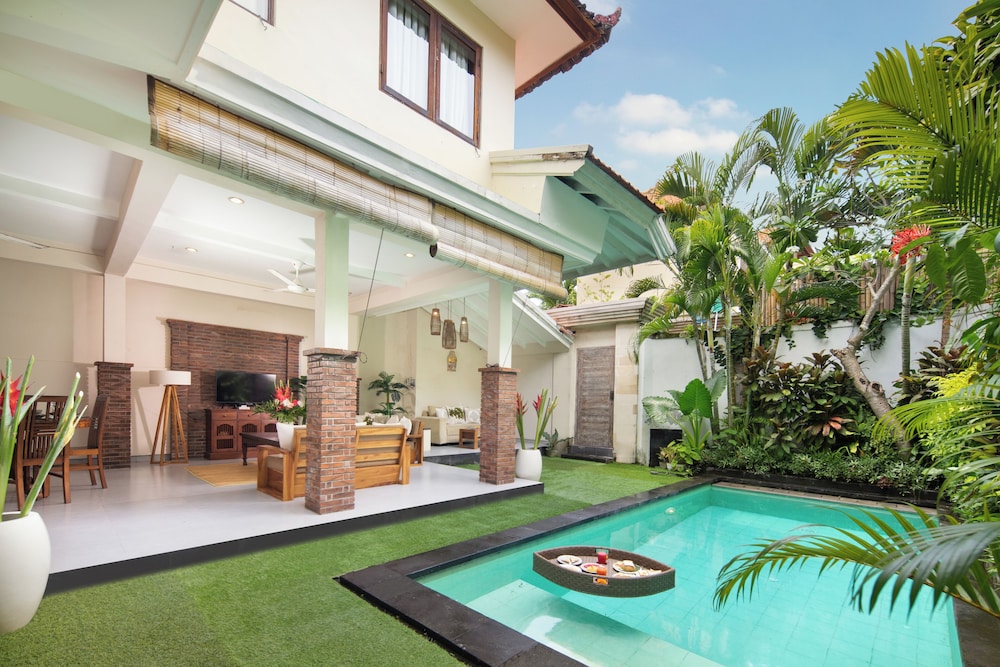 Red Lotus Villa Seminyak