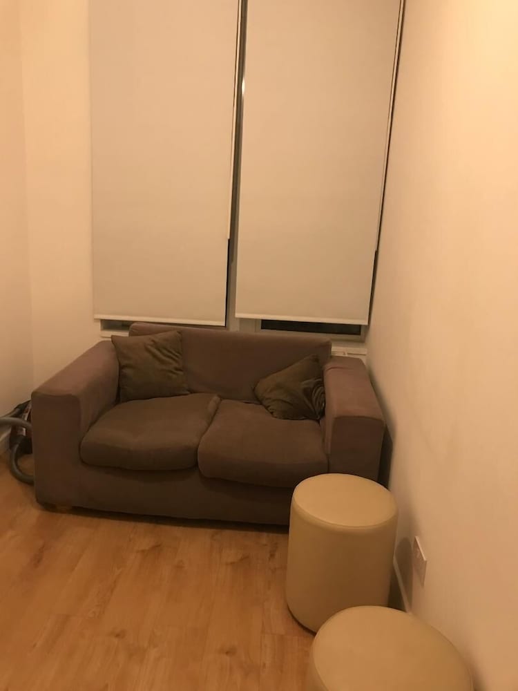 Two Bedroom Apartment Roath Park Cardiff view 4