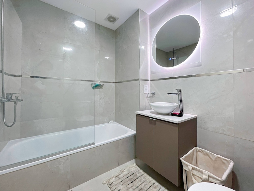 Ayres Suites Moreno