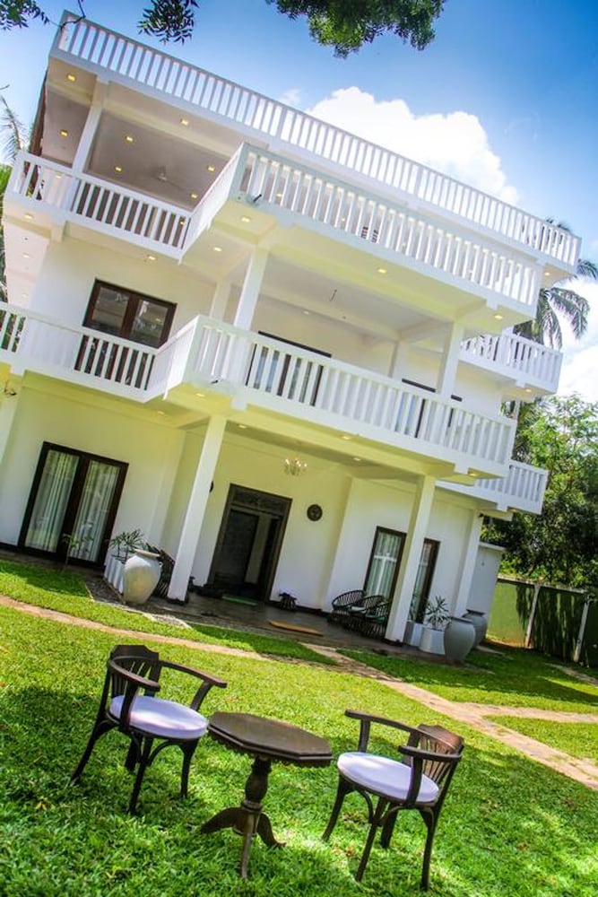 White Ro Resort