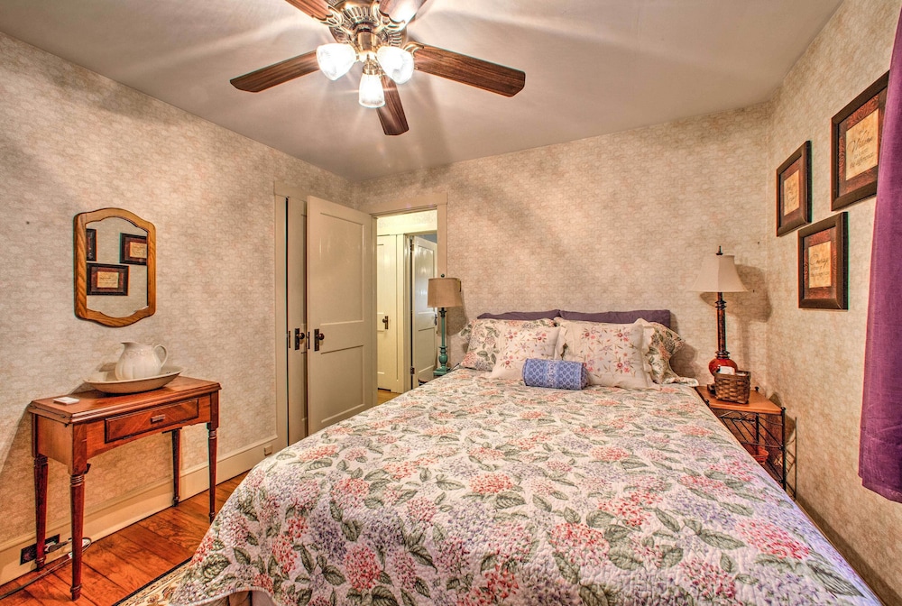 Whimsical Lancaster House w/ Porch Near Amish Farm view 4