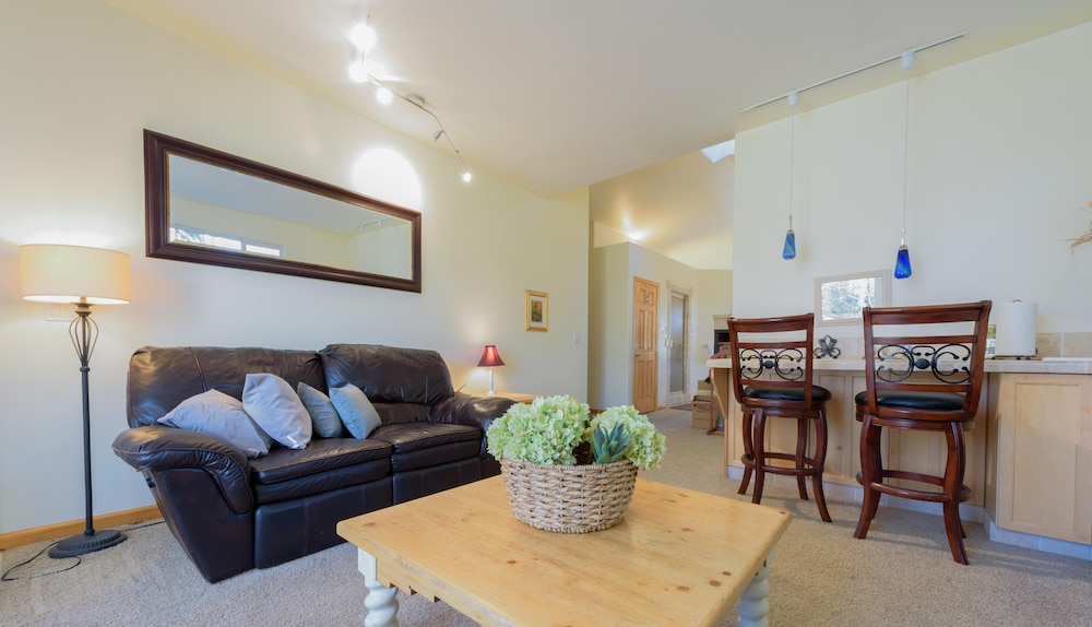 Lake Tahoe Vacations - Mv25: Waterfront Tahoe Keys Home -30 Days Minimum - Property Image 18