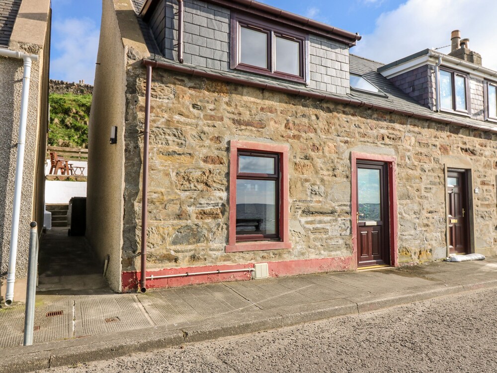 Dolphin Cottage