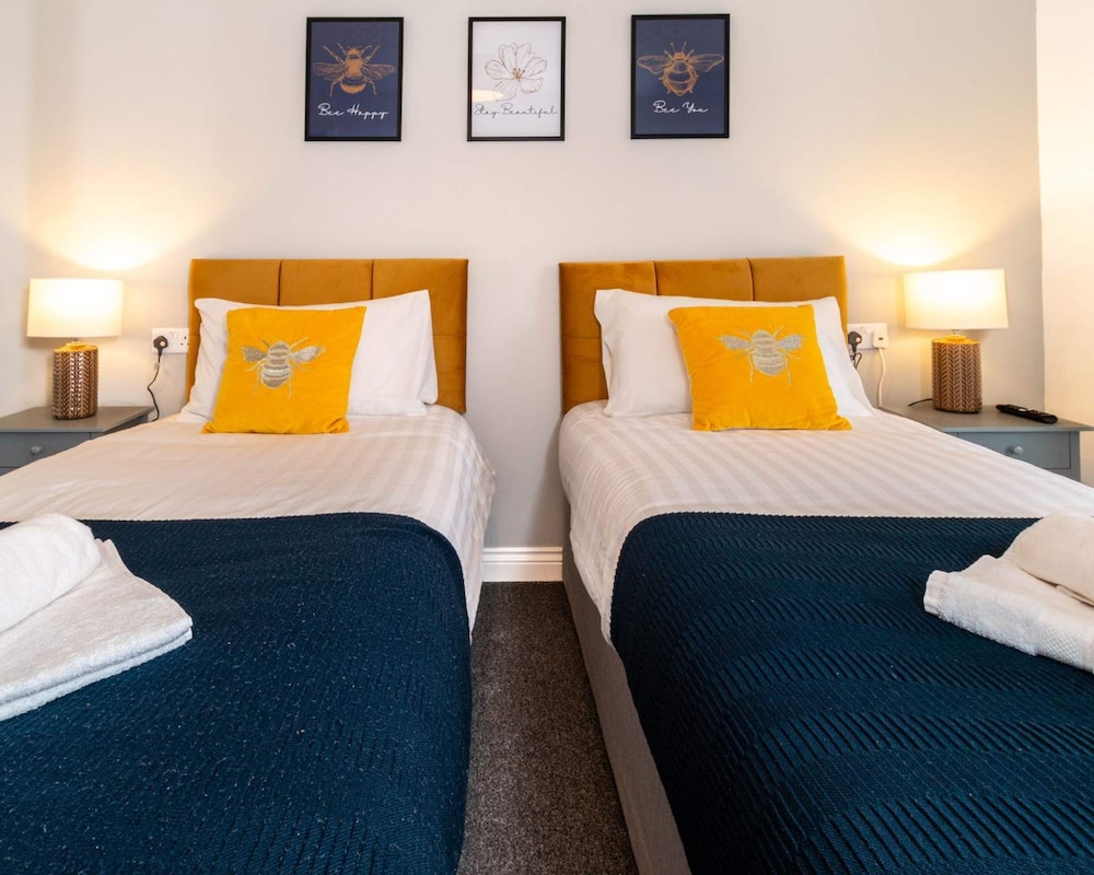 4BR Westlake Accommodation