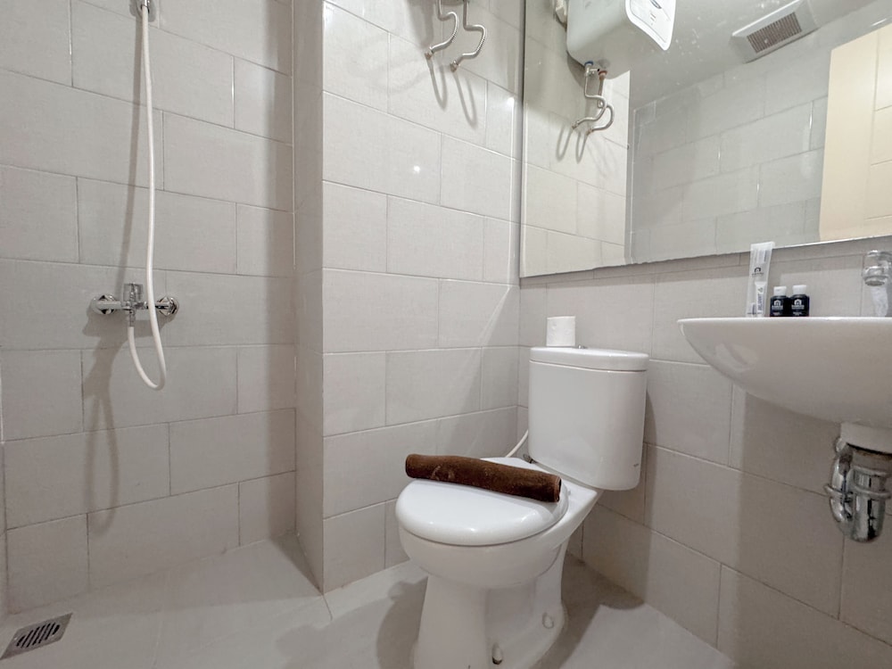Minimalist 2Br And Well Design Room At Benson Supermall Mansion Apartment