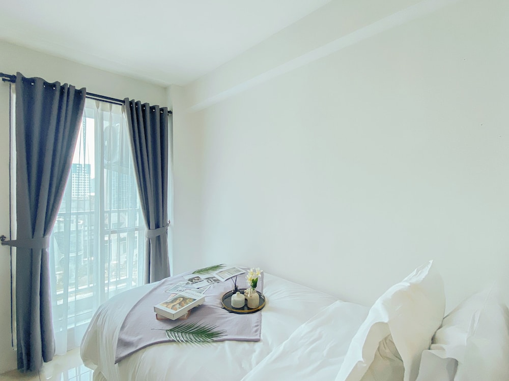 Comfy And Minimalist Studio Apartment At Tifolia
