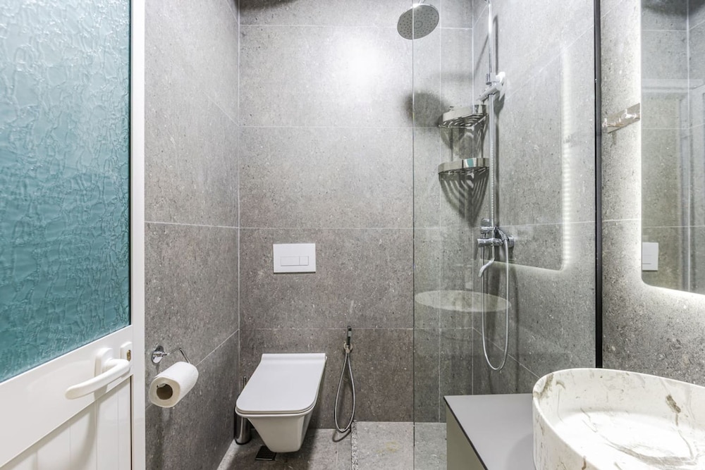 Amel s Rooms in Tiran