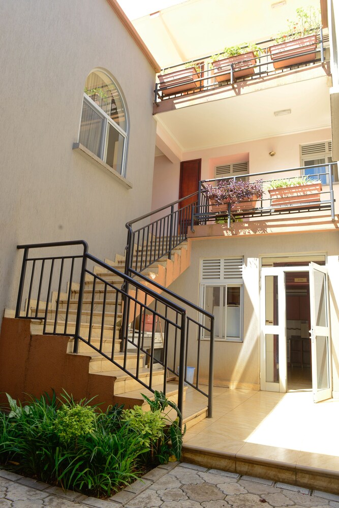 Nobilis Apartments