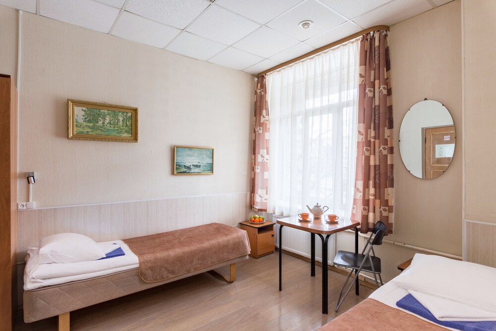 Metro-Tour Hostel