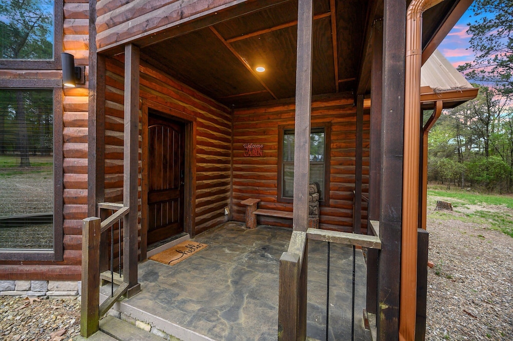 Sugar Daddy Cabin for 13!