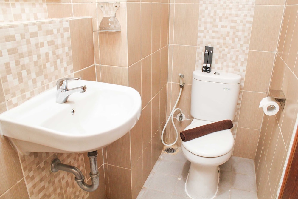 Homey And Simply Studio Room At Enviro Apartment view 3
