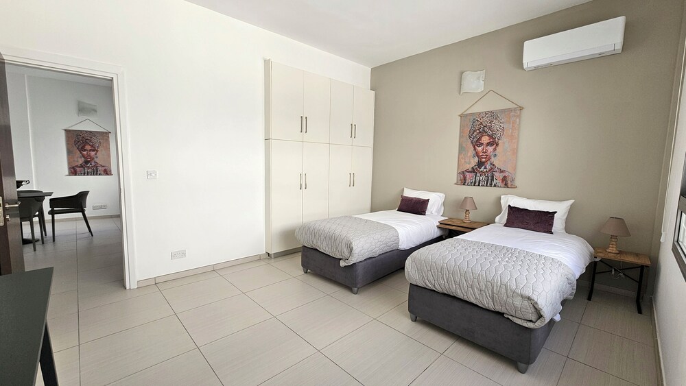 Phaedrus Living Ledras Residences 202