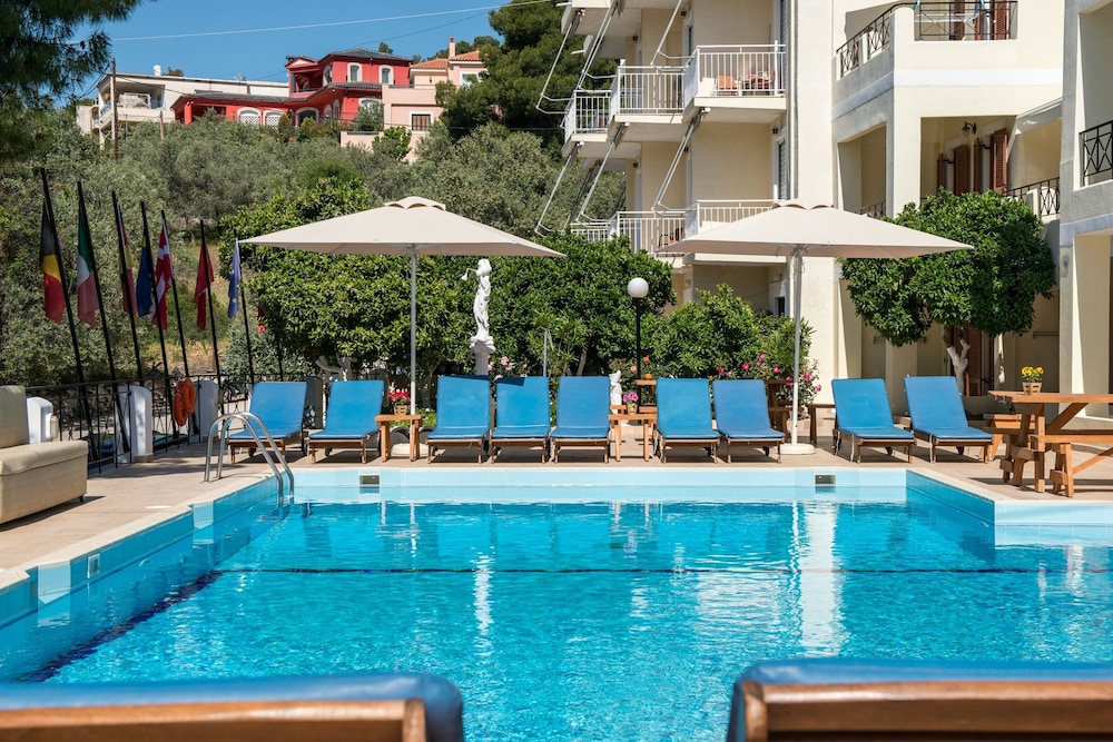 Kostis Villas