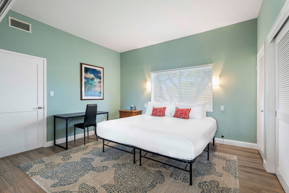 Corner Unit - AC & Wifi - Concierge Included - Vrkcv