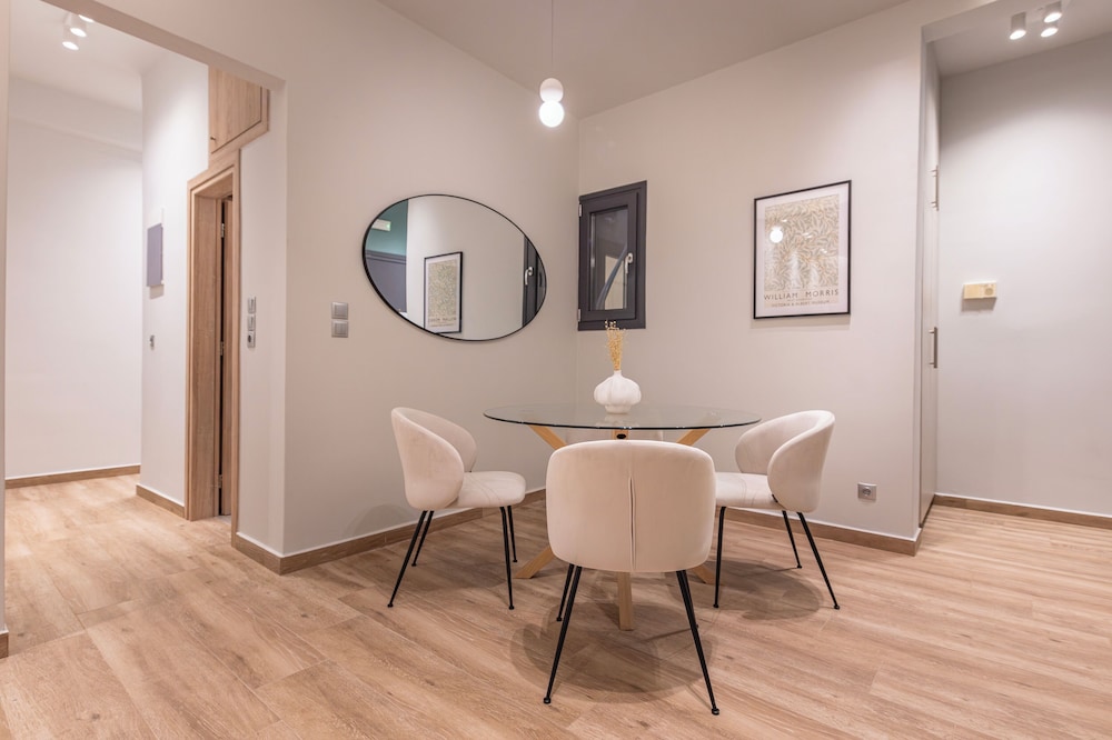 Phaedrus Living Pagkrati Modern Grove
