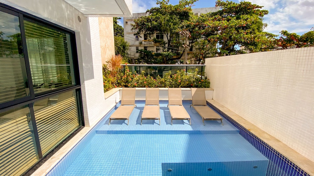 Apto c Varanda Piscina e Sal o de Jogos