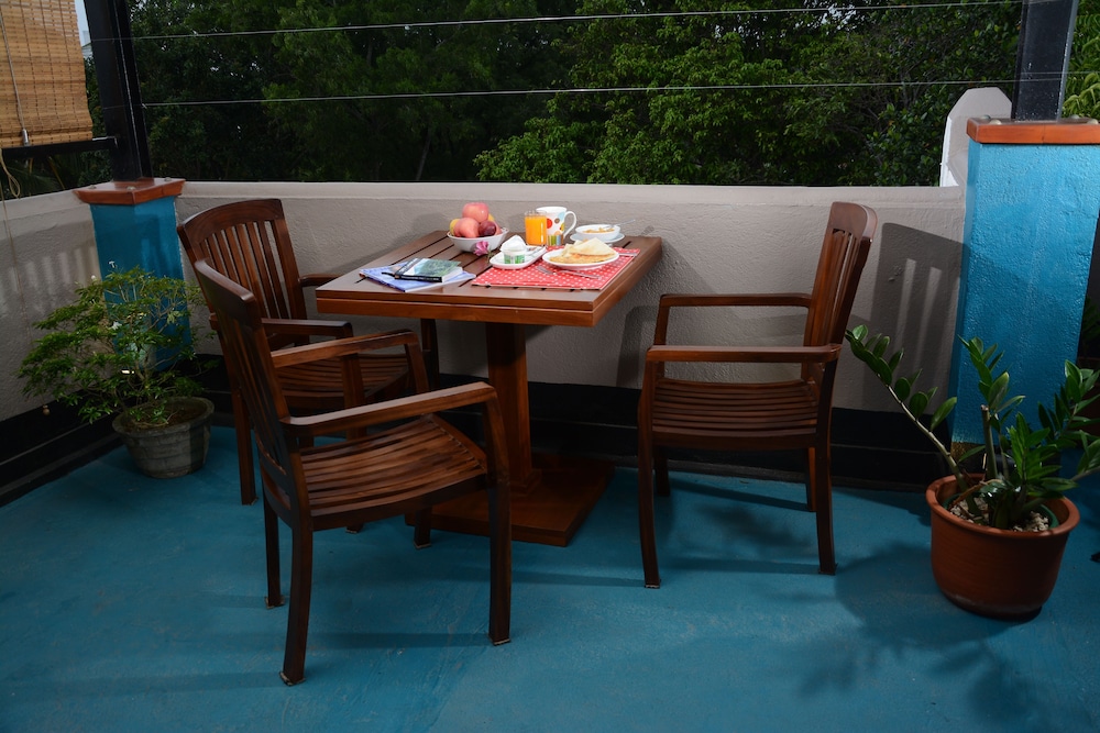 Monsoon Suites