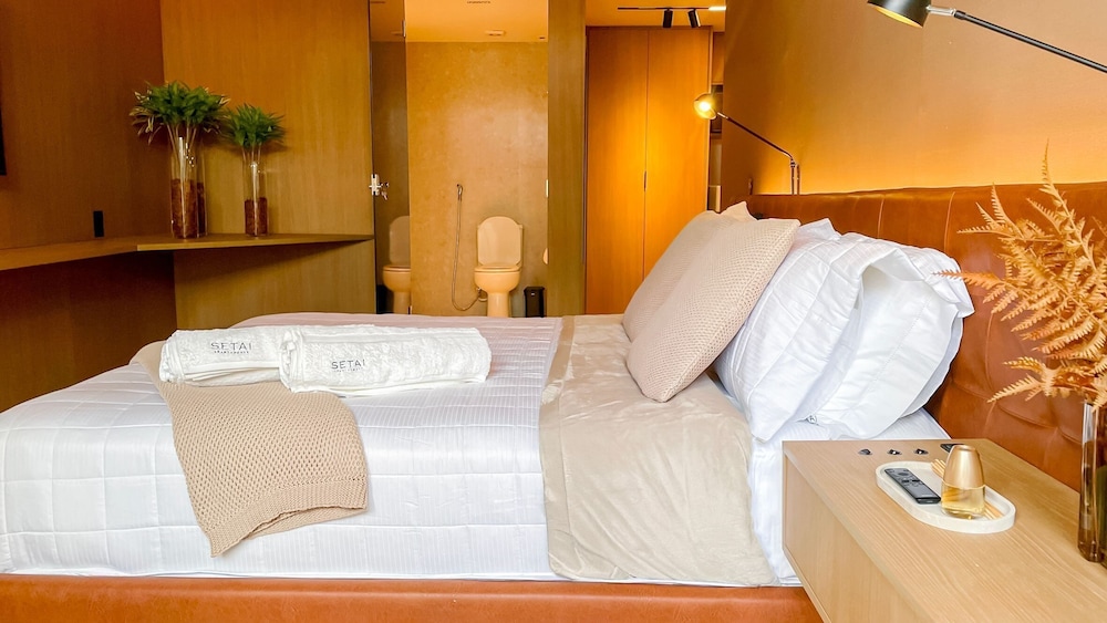 Yacht - by Setai Apartaments