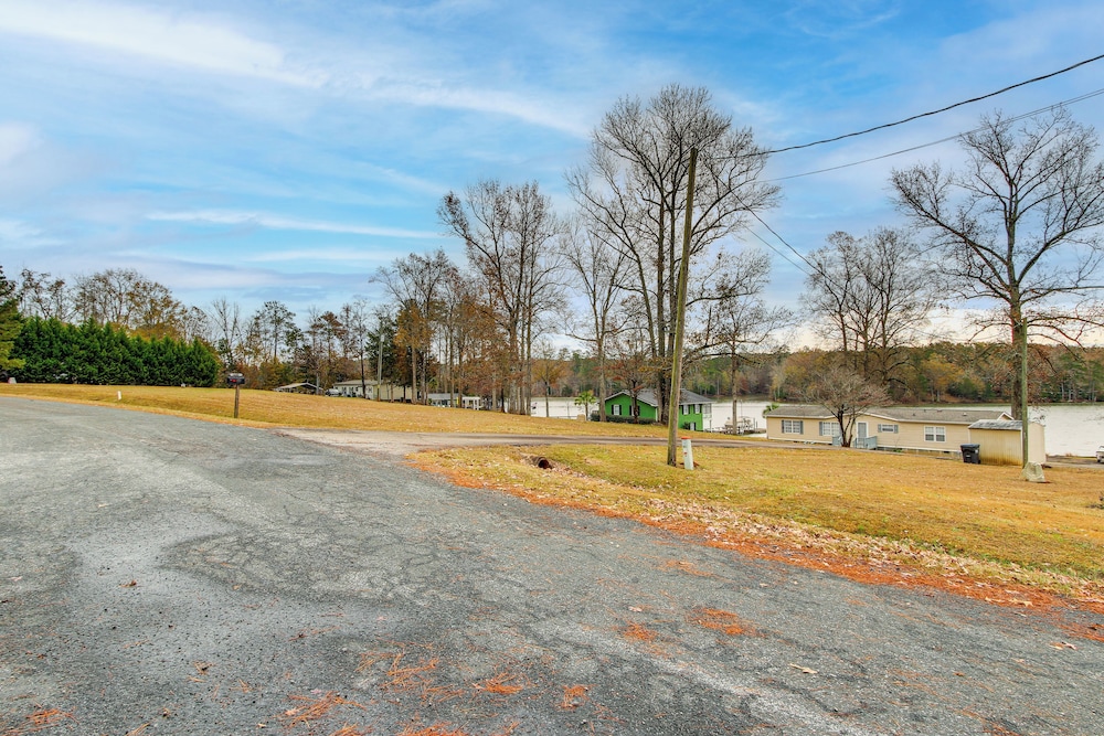 Saluda River Retreat w/ Boat Ramp & Water Views!