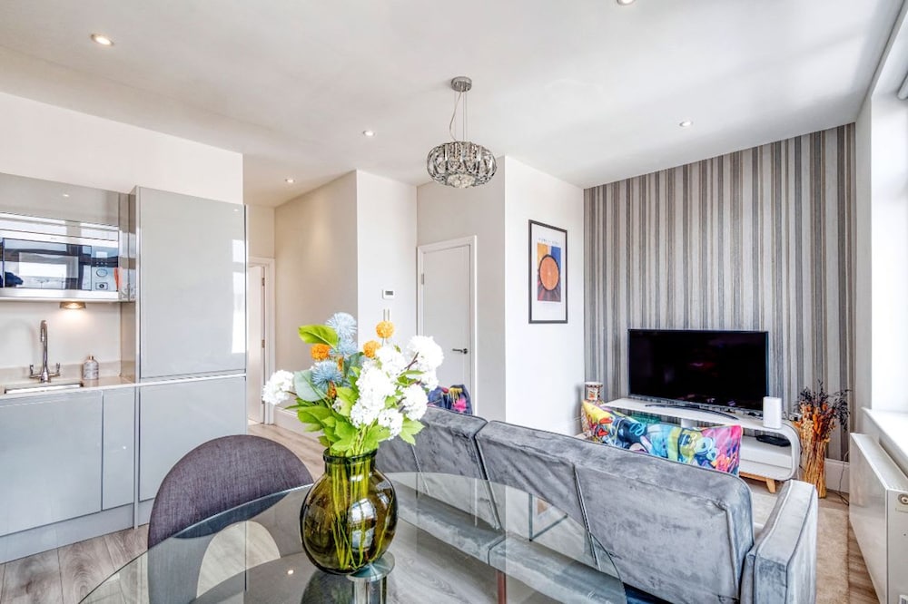 The Village Vixen- Hampstead Village - by Out of Office Lifestyle