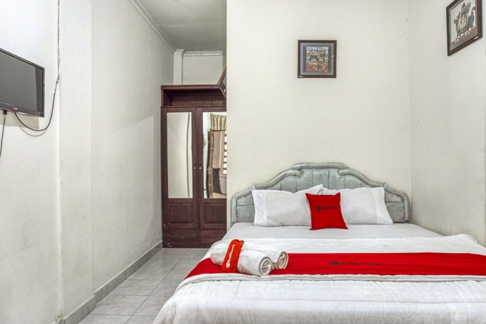 RedDoorz Syariah @ Raya Tajem Maguwo view 4