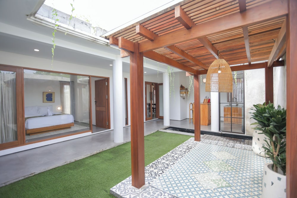 Lorn Villa
