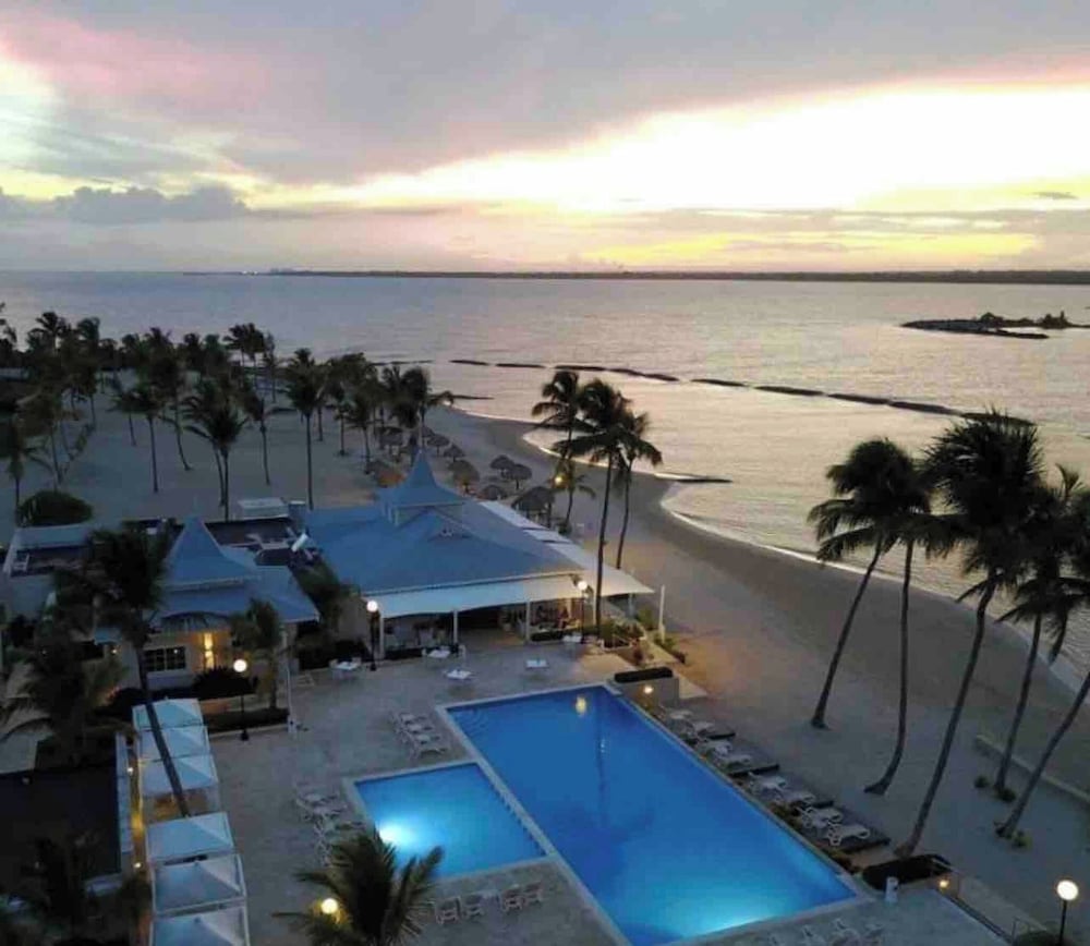 Elegant, Modern Style Villa in Playa Nueva Romana2