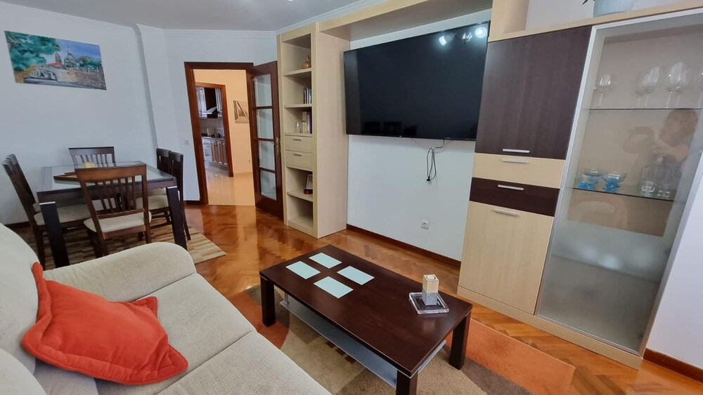 Apartment-sleeps6-parking-terrace