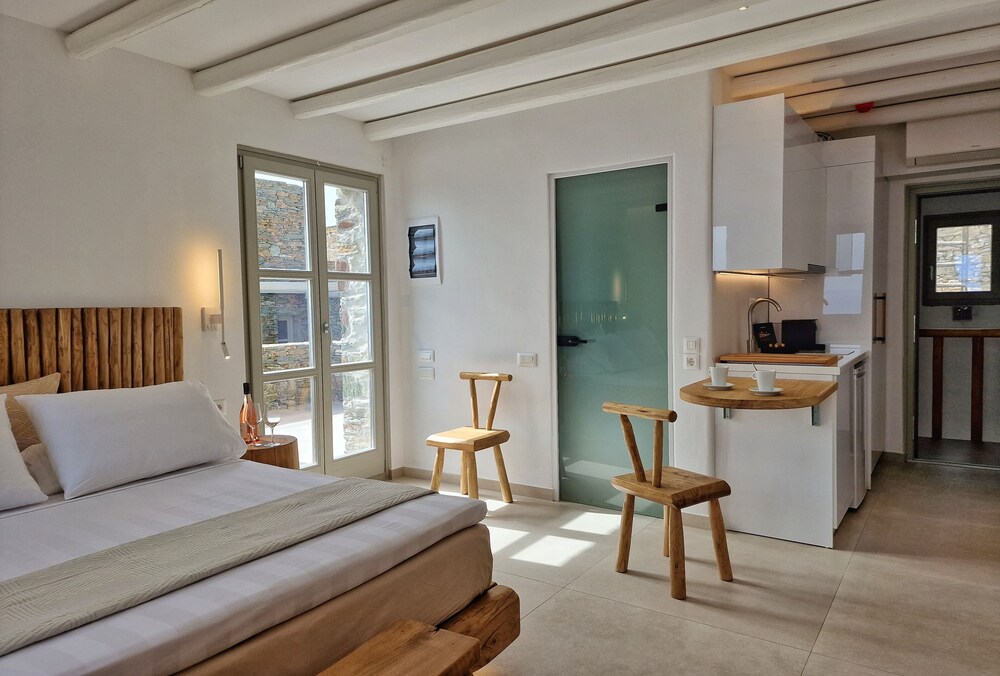 AGADA Folegandros