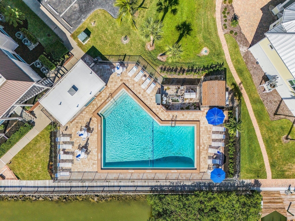 Estero Island Yacht & Racquet Club 224 1 Bedroom Condo