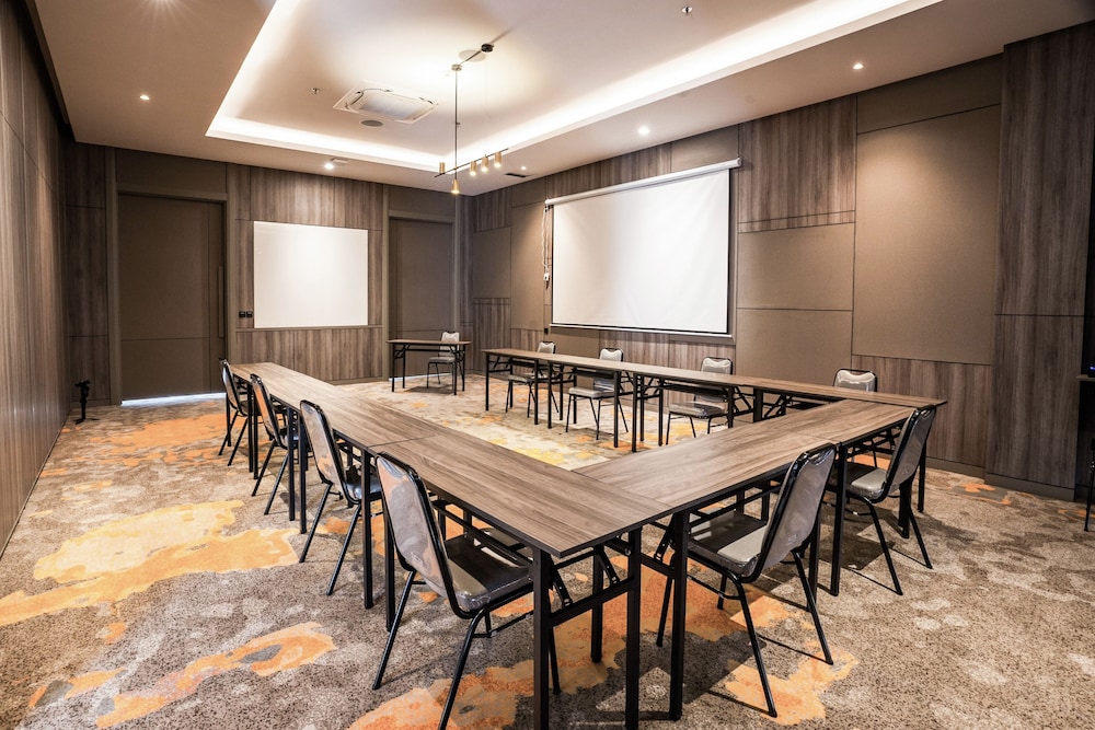meeting & event spaces